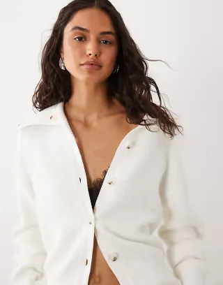 4th & Reckless wool feel fluffy knit foldover collar detail cardigan in cream