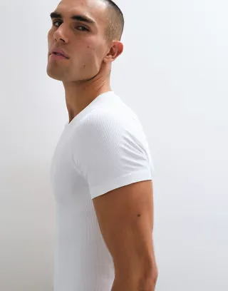 4505 Seamless ribbed muscle fit training t-shirt in white