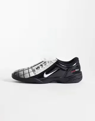 Nike Total 90 SE sneakers in black and silver