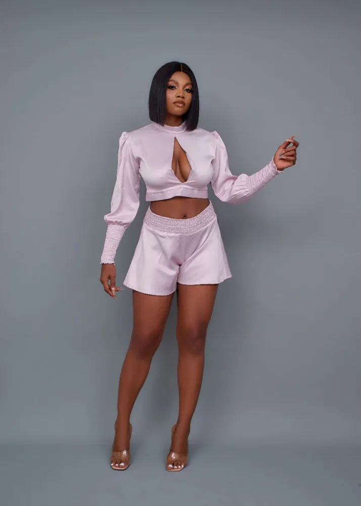 DEEP KEYHOLE TOP AND SHORT SET