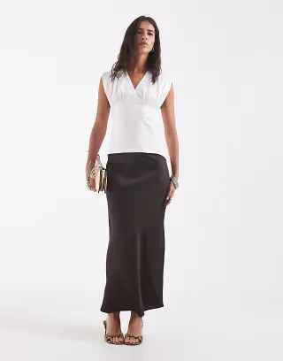 ONLY midaxi satin skirt in chocolate
