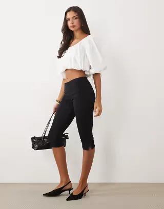 Miss Selfridge capris pant with split bow hem in black