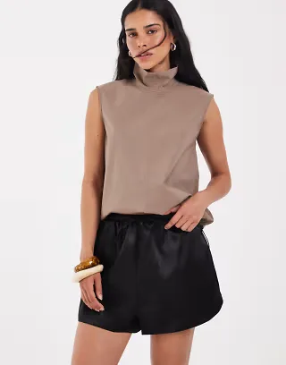 ASOS DESIGN Tailored runner shorts in satin in black