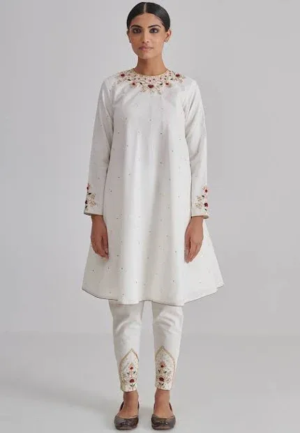 Pernia's Pop Up Shop Rashika Mittal Women