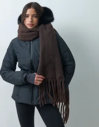 4505 Ski fluffy oversized scarf in chocolate