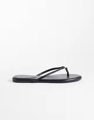 Glamorous flip flops in black