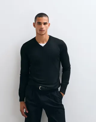 Brave Soul v-neck knit sweater in black