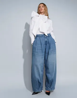 ASOS DESIGN pleated detailing balloon jeans in light wash