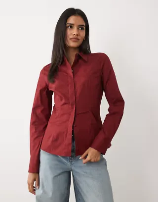 ASOS DESIGN fitted shirt in burgundy