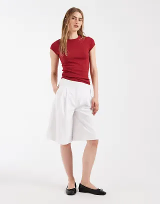 ASOS DESIGN Tailored baggy bermuda shorts in white