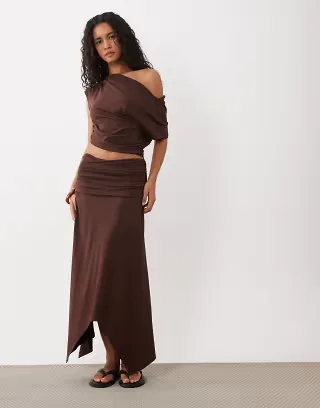 ASOS DESIGN cinched waist set in chocolate