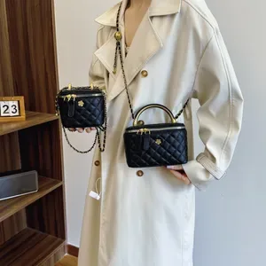 designer for womens Shoulder bags black red beige brown New Xiaoxiangfeng diamond grid chain shoulder v