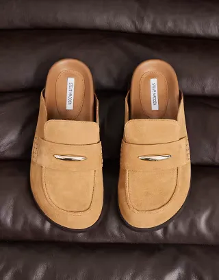 Steve Madden Tobin clogs in chestnut suede