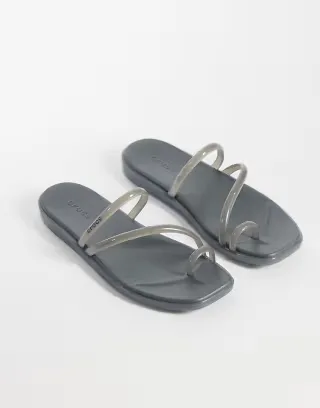 Crocs Miami Jelly Toe Loop Sandals in black