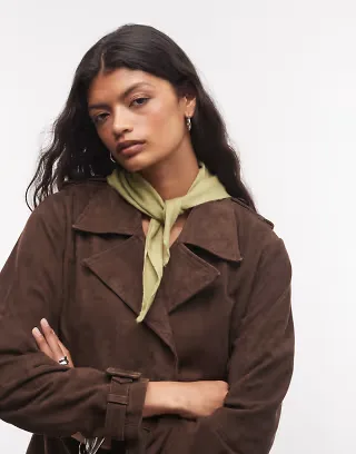 Sui Ava small triangle scarf in green