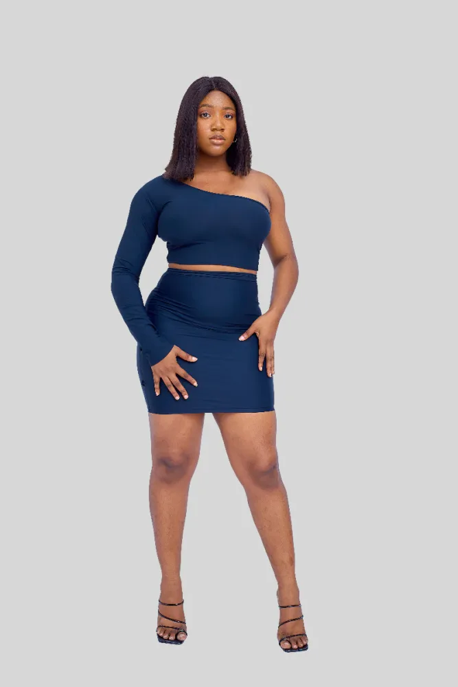 ONE HAND CROP AND MINI SKIRT