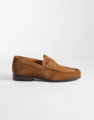 schuh Rico loafers in tan suede