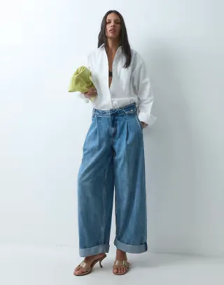 ASOS DESIGN 80s pocket detail jeans in lightwash blue