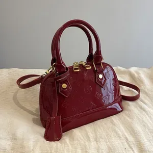 Foreign Trade Shell Bag - Lightweight Luxury Crossbody Shoulder Bag for Women - High-End Stylish Design 2025 New Style