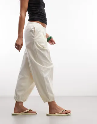 Reclaimed Vintage poplin bloomer-style capri pants in cream