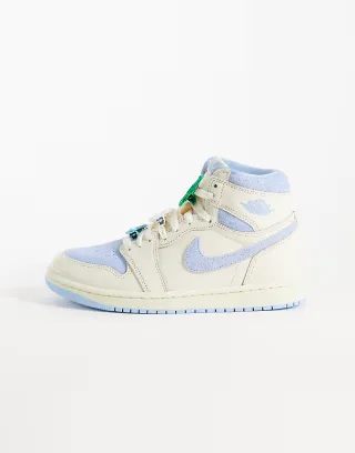 Nike Air Jordan 1 Retro High sneakers in beige and light blue