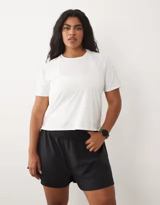 4505 Curve nylon performance mesh quick dry running T-shirt in white