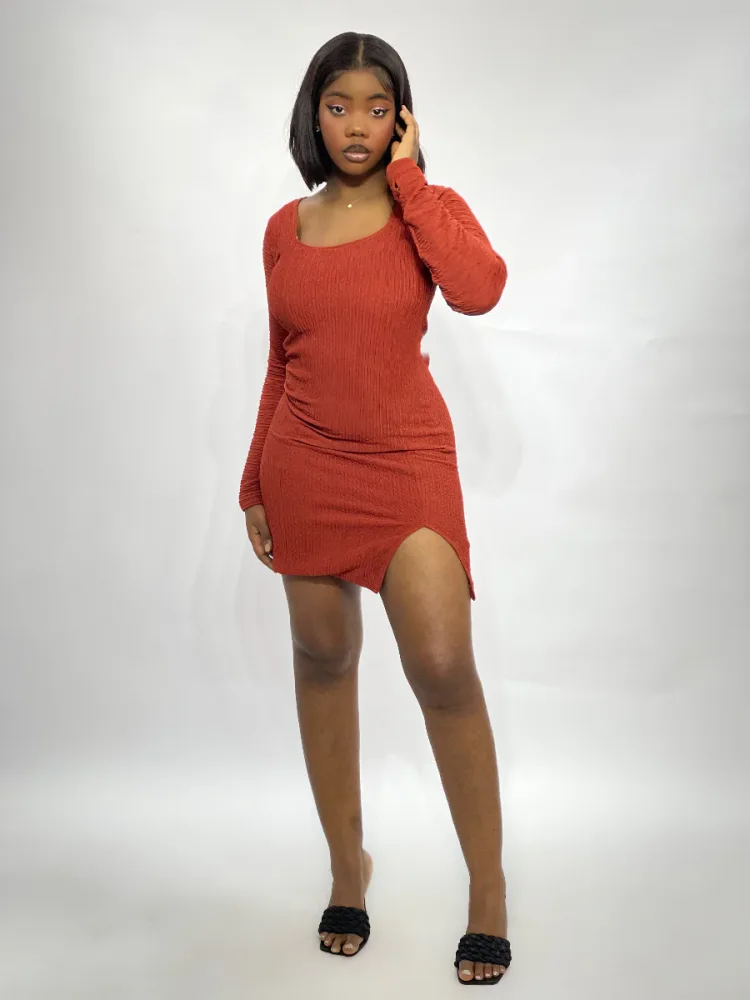 TEXTURED BODYCON WITH THUMB HOLE DRESS